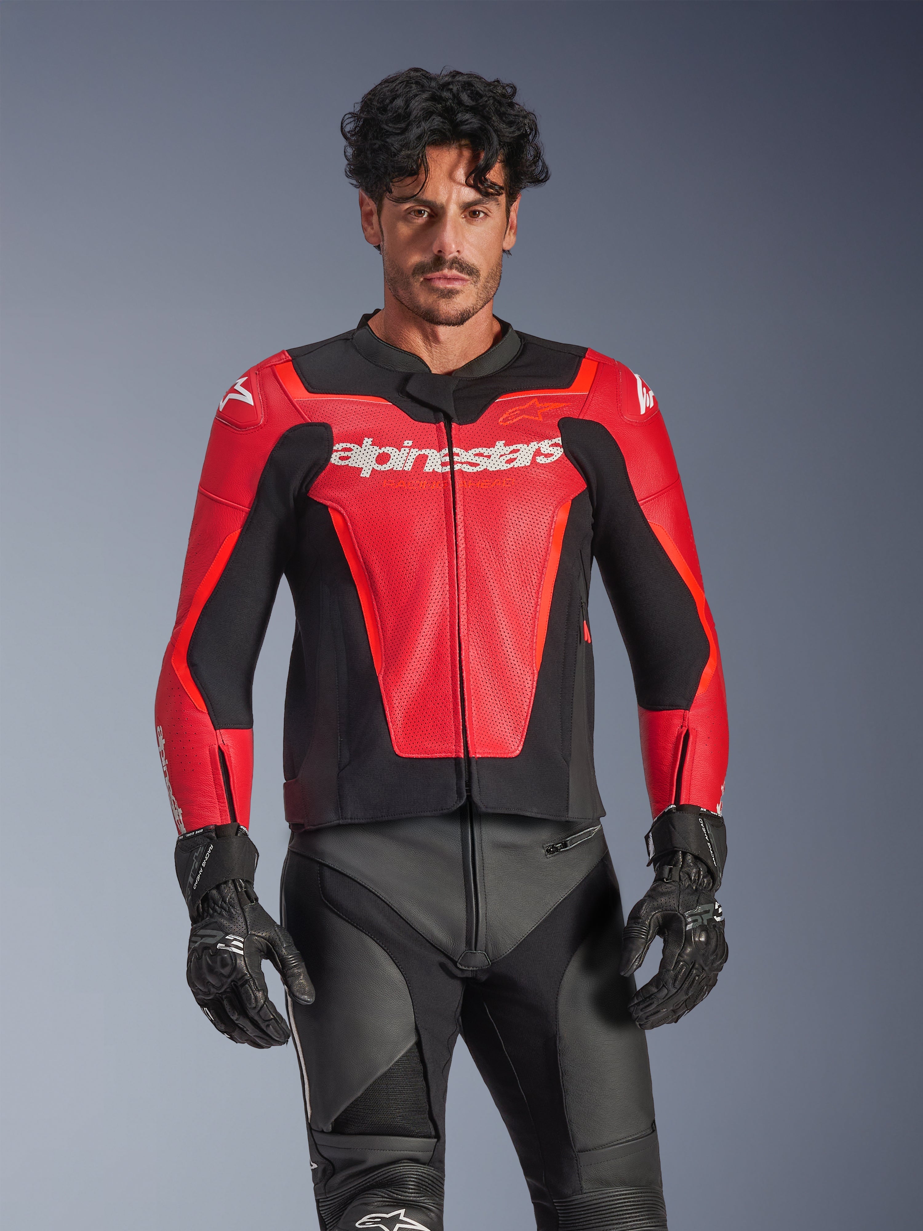 新品 25AW TROOPER PUFF BLOUSON サイズ1 レッド GP Force V2 Air Leather - Motorcycle Jacket | Alpinestars®