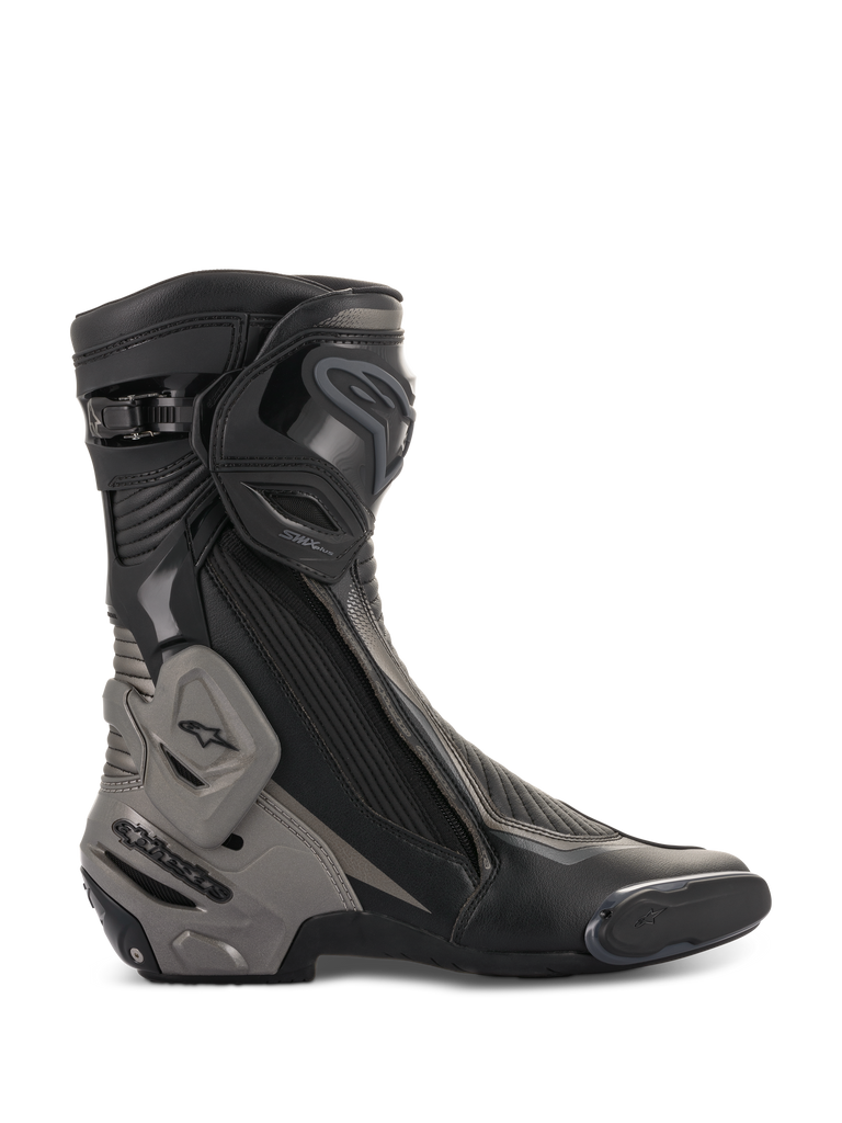 Alpinestars SMX Plus V2 Boots, Motorcycle Racing Boots, Black and Dark Gray, side profile showing advanced TPU shin plate and heel counter, Multi-Link Control system, flexible accordion zones, lateral zipper closure, and aerodynamic microfiber construction for performance riding